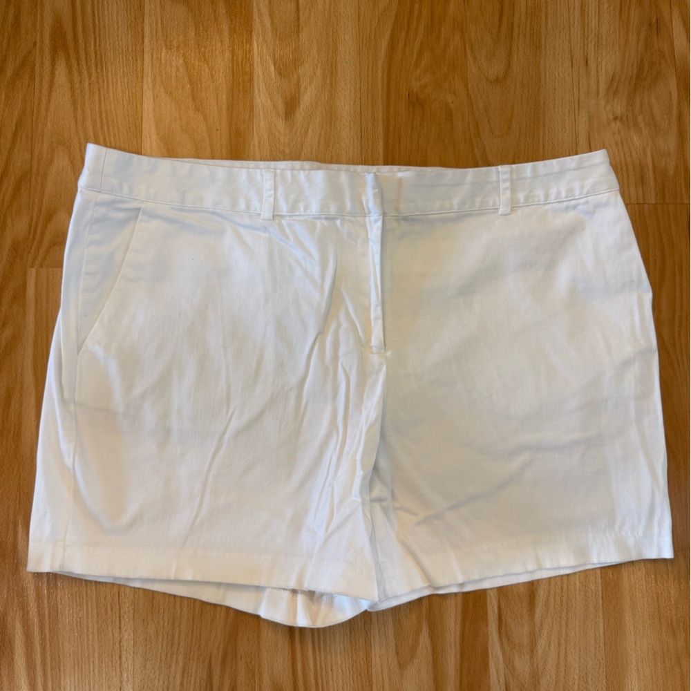Michael Kors White Women's Shorts 4”inseam. fit like 12/14